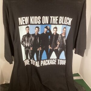 New Kids on the Block Official 2017  Size Extra Large Concert Shirt.